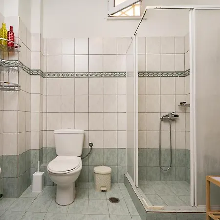 Keri Pavezzo Apartmán Marathiás