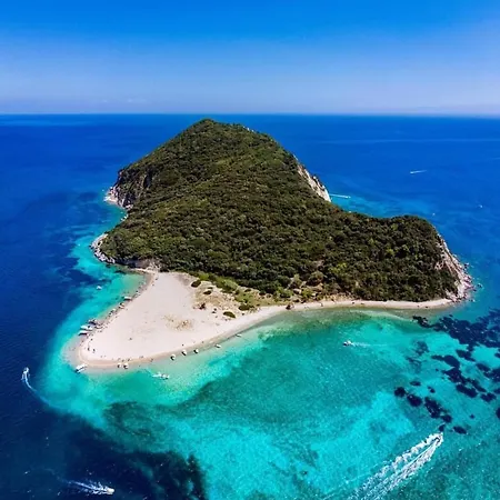 Keri Pavezzo Apartmán *