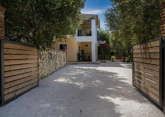 Keri Pavezzo