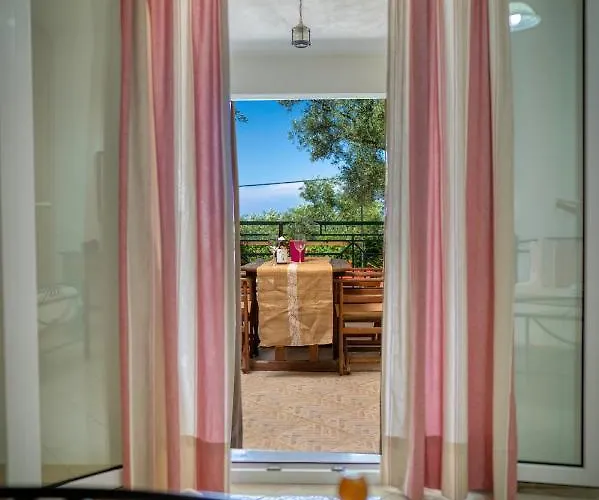 Keri Pavezzo Апартаменты