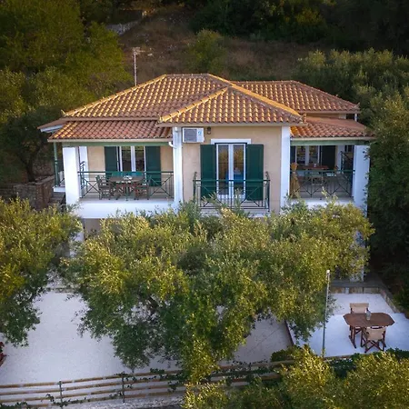 Keri Pavezzo Marathiás