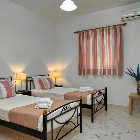 Keri Pavezzo Marathiás