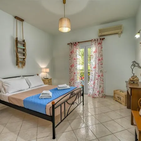 Keri Pavezzo Marathiás