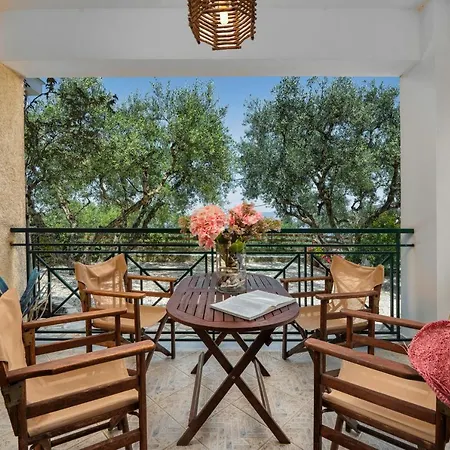 Keri Pavezzo דירה *